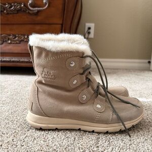 Sorel Joan of Arctic Boots with Faux Fur Lining